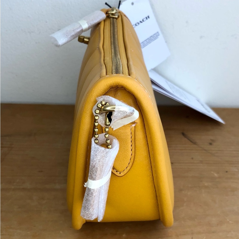 S⭕️LD‼️New Coach Swinger 20 With Quilting Buttercup - Picture 4 of 12